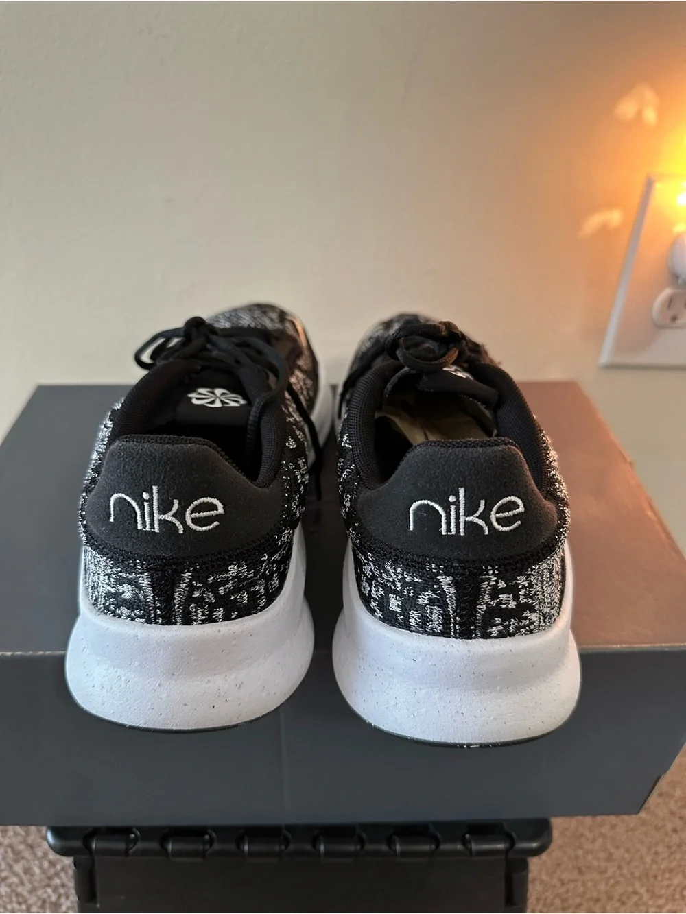 Nike SuperRep Go 3 Flyknit Next Nature, Women’s Black and White Sneakers